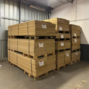 Greenindus-plateau-bois-agglomere-1